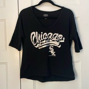 Chicago White Sox vee neck tee size medium